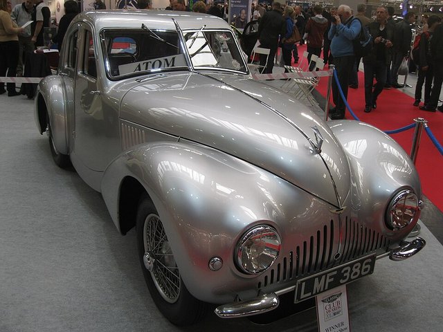 ASTON MARTIN Atom