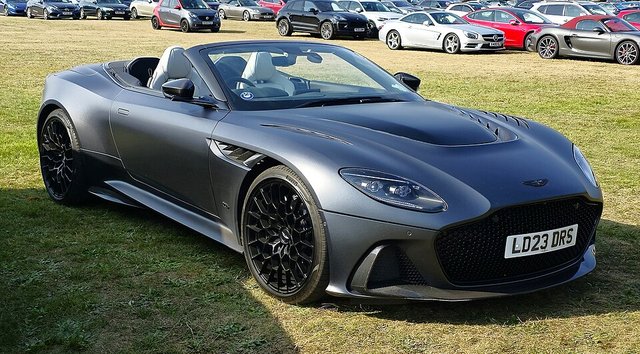 ASTON MARTIN DBS