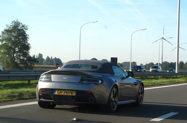ASTON MARTIN V12 Vantage 2013-2018