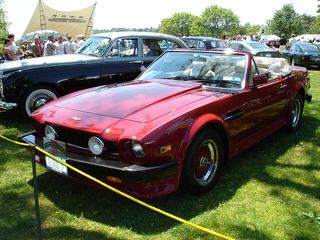 ASTON MARTIN V8 Vantage