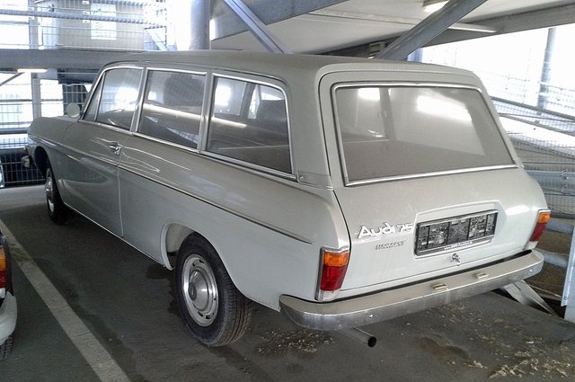 AUDI 75