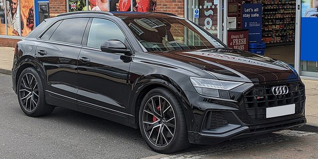 AUDI SQ8