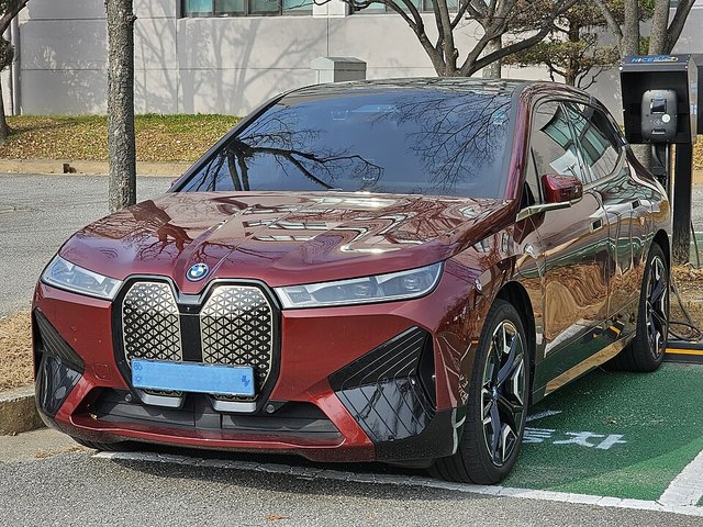 BMW iX