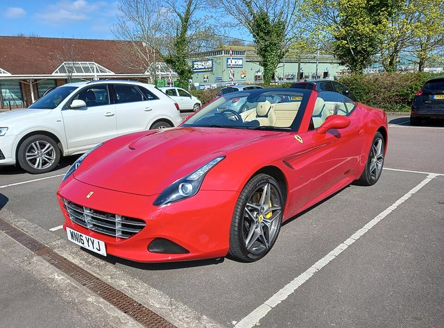 FERRARI California