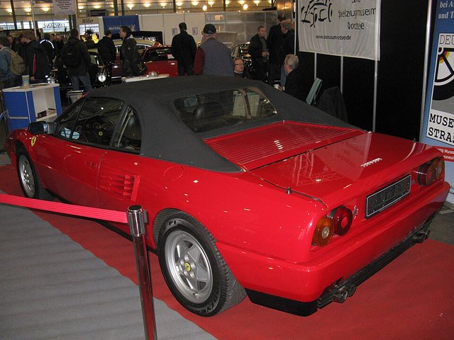 FERRARI Mondial
