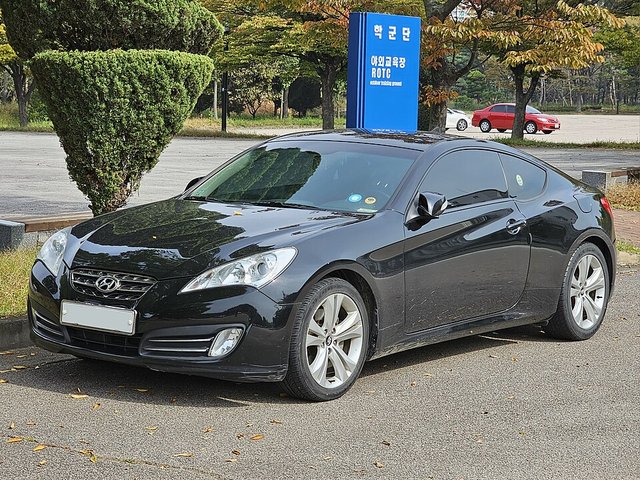 HYUNDAI Genesis Coupe