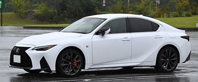 LEXUS IS