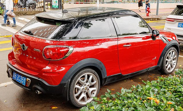 MINI Paceman