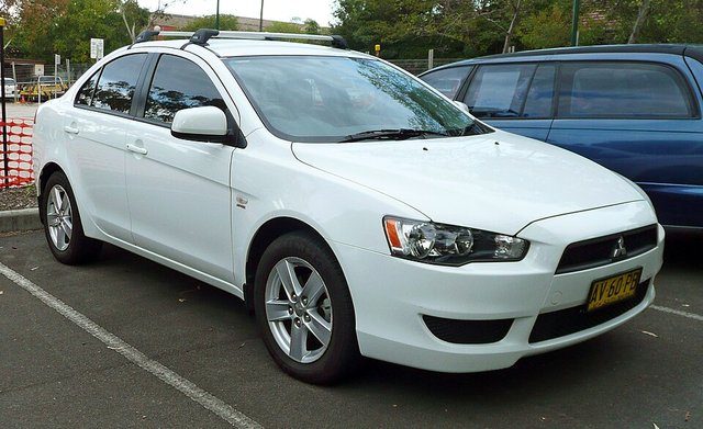 MITSUBISHI Lancer