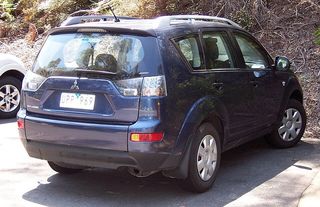MITSUBISHI Outlander