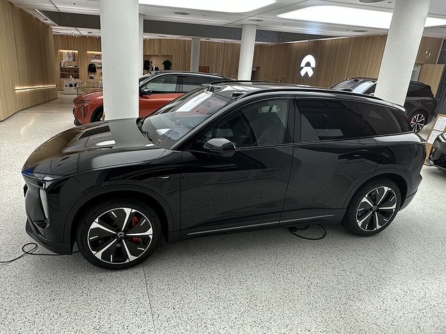 NIO EL6