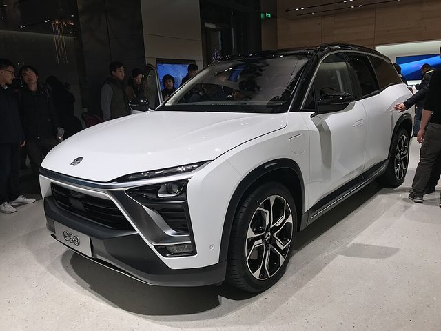 NIO EL8