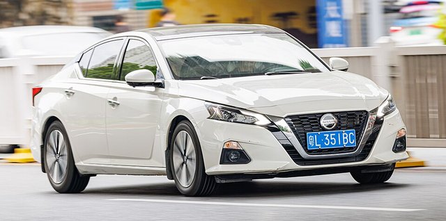 NISSAN Altima