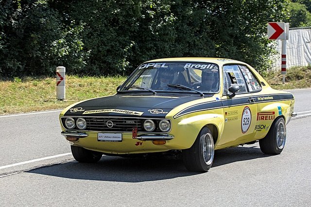 OPEL Manta 1970-1975