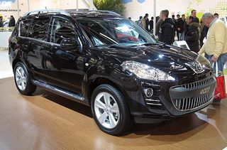 PEUGEOT 4007