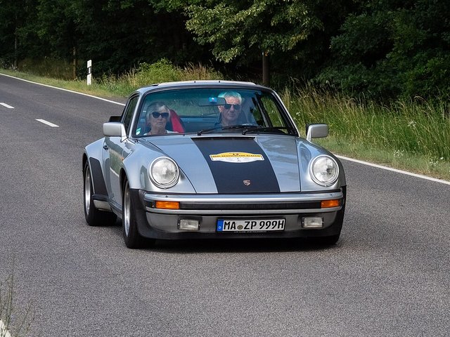 PORSCHE 930 1975-1989