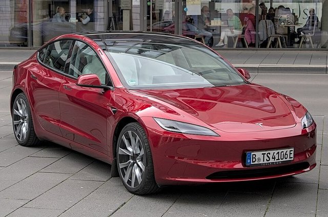 TESLA Model 3 2017-2023