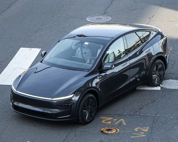 TESLA Model Y 2025-heden
