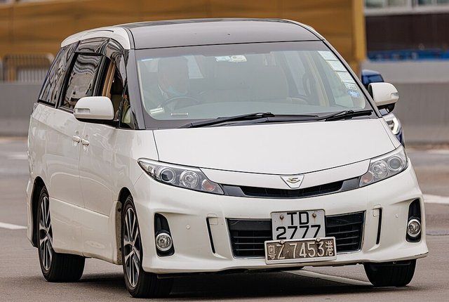 TOYOTA Estima