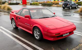 TOYOTA MR2