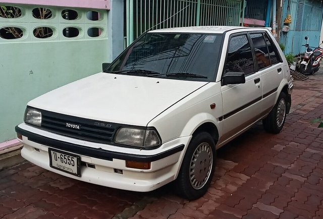 TOYOTA Starlet