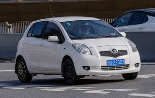 TOYOTA Yaris