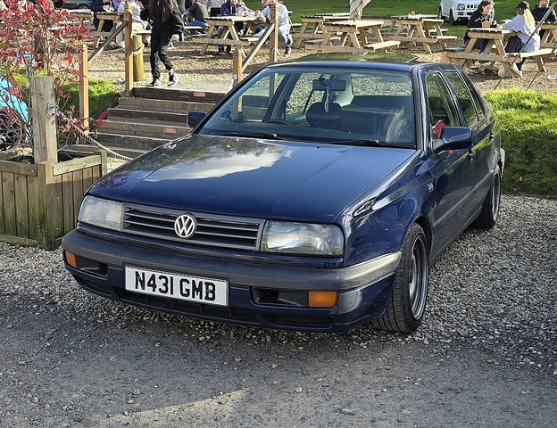 VOLKSWAGEN Vento