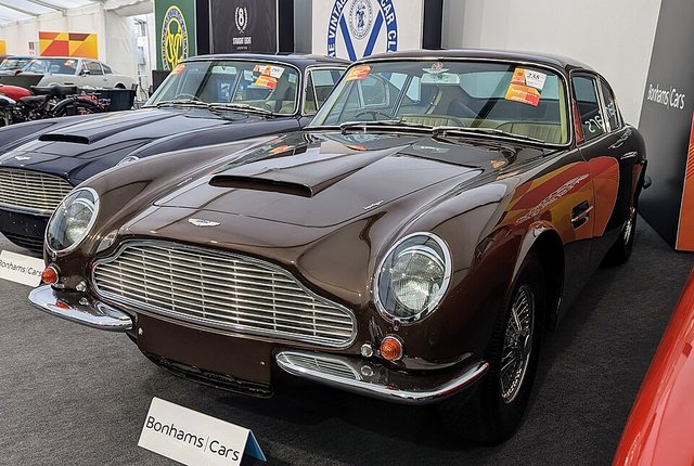 ASTON MARTIN DB6
