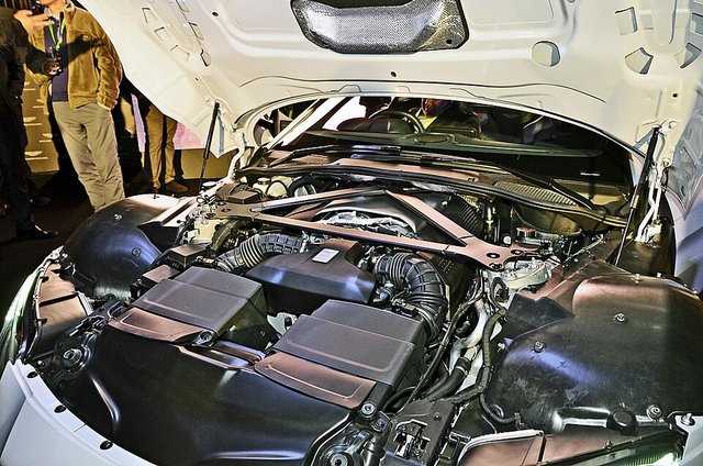 ASTON MARTIN Vantage