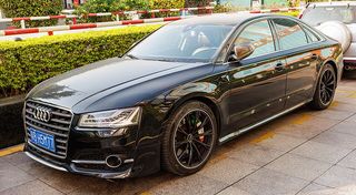 AUDI S8