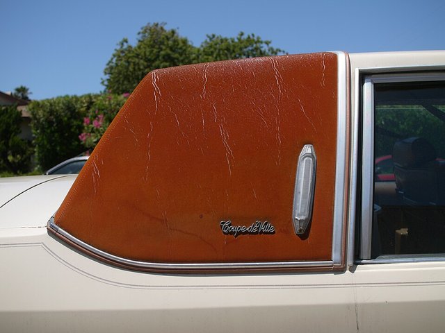 CADILLAC De Ville 1977-1984