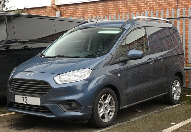 FORD Transit Courier