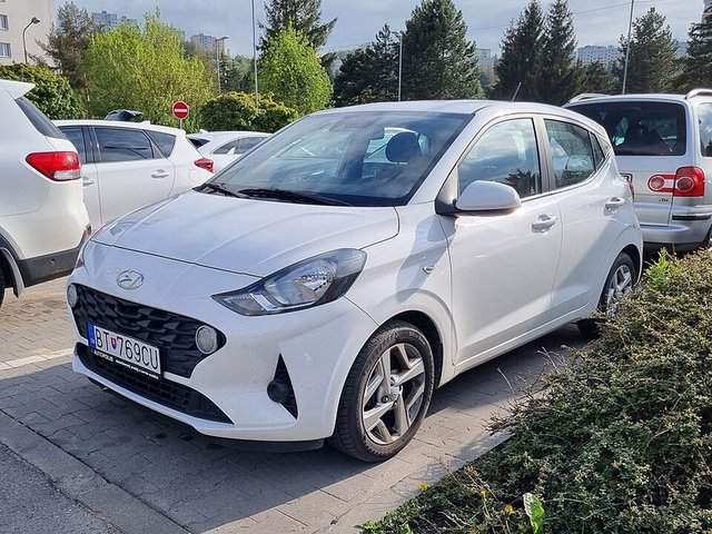 HYUNDAI i10