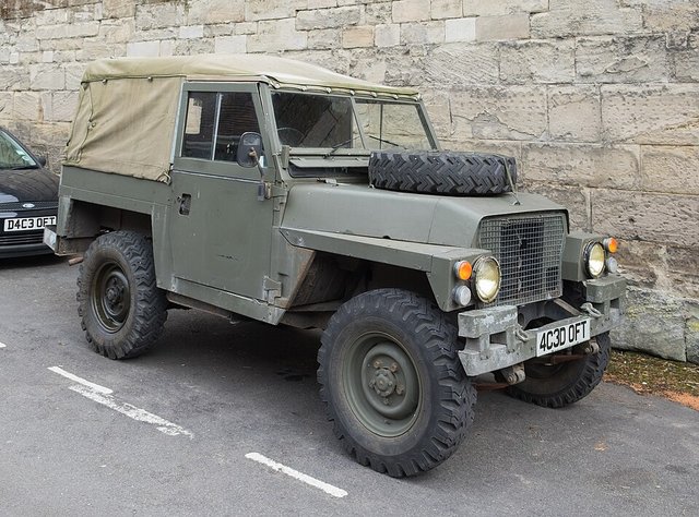 LAND ROVER Series III
