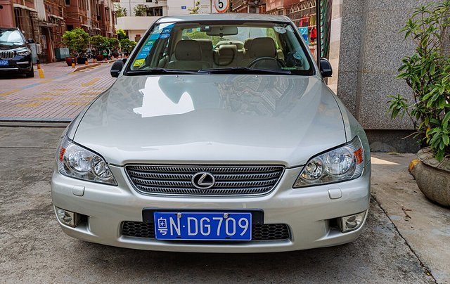 LEXUS IS 1999-2005