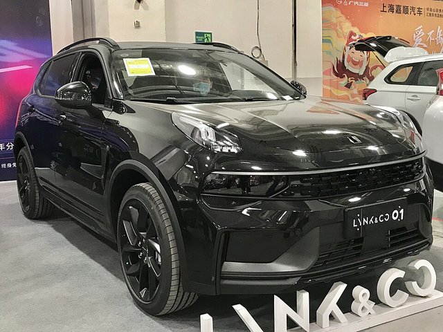 LYNK&CO 01