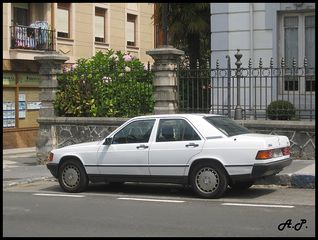 MERCEDES-BENZ 190 1982-1993