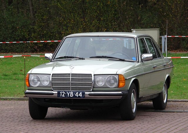 MERCEDES-BENZ 200 1976-1985