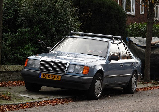MERCEDES-BENZ 200 1985-1993