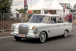 MERCEDES-BENZ 230