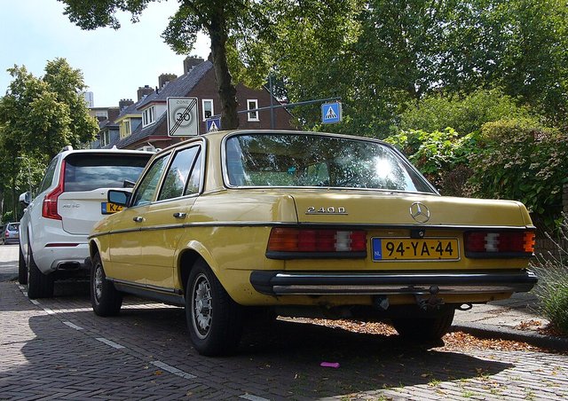 MERCEDES-BENZ 240 1976-1985