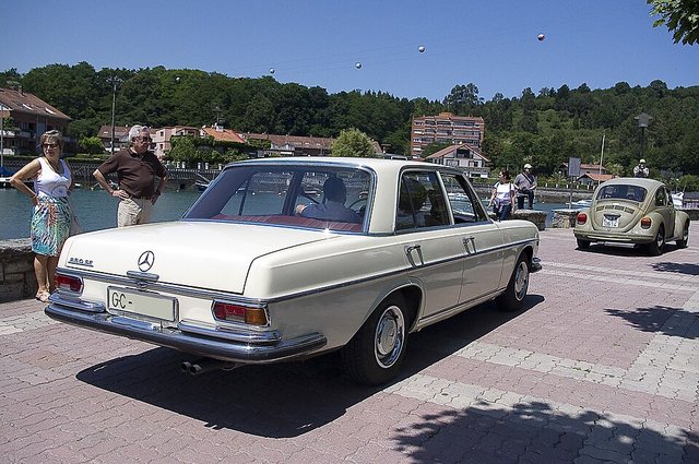 MERCEDES-BENZ 250 1965-1969