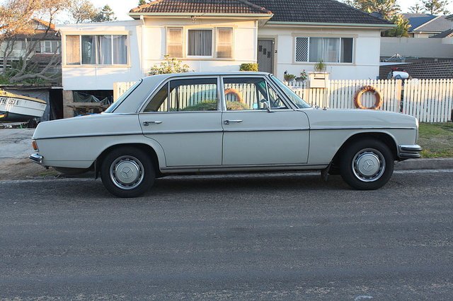 MERCEDES-BENZ 250 1968-1976