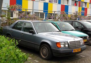 MERCEDES-BENZ 260 1985-1992