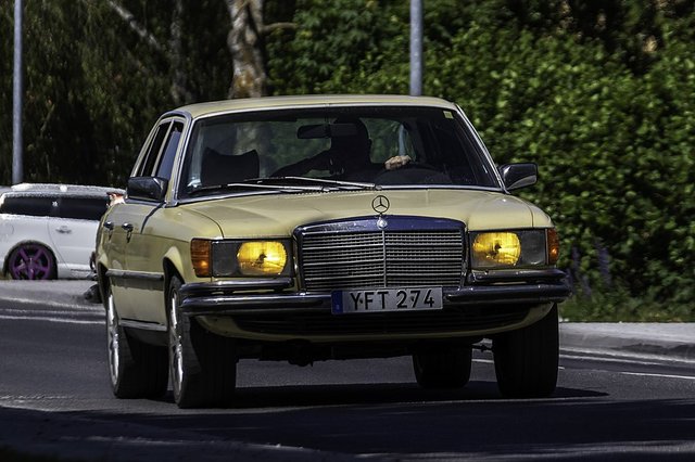 MERCEDES-BENZ 300 1972-1980