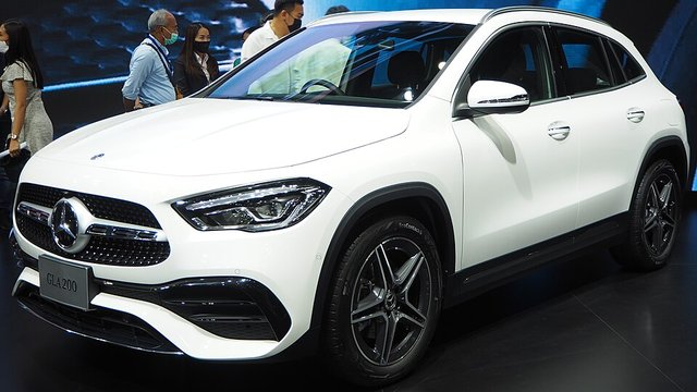 MERCEDES-BENZ GLA-Class