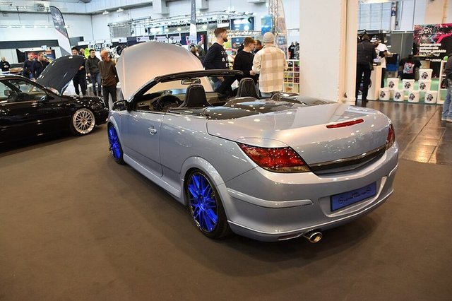 OPEL Astra 2004-2010