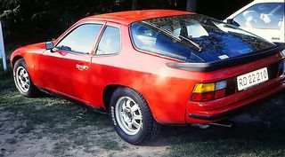 PORSCHE 924
