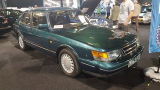 SAAB 900