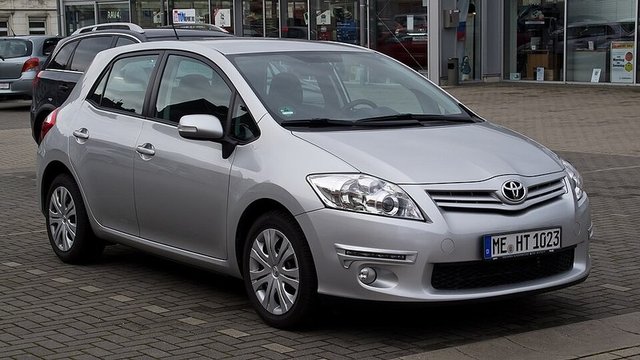 TOYOTA Auris 2006-2012